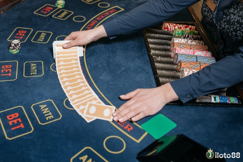Chemin de Fer và Baccarat Banque mang đậm yếu tố chiến thuật, tạo nên sự khác biệt thú vị.