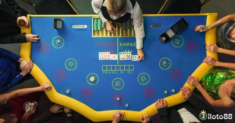 Punto Banco là biến thể Baccarat phổ biến nhất áp dụng hầu hết các thuật ngữ cơ bản.