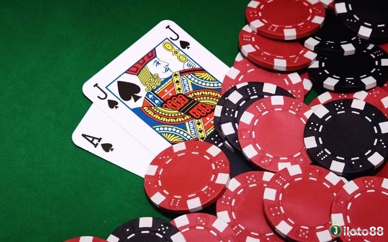 Bài Phỏm thu hút người chơi bởi cách chơi may mắn và tính chiến thuật cao